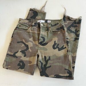 Re/Done High Rise Army Camouflage Jeans Size 25